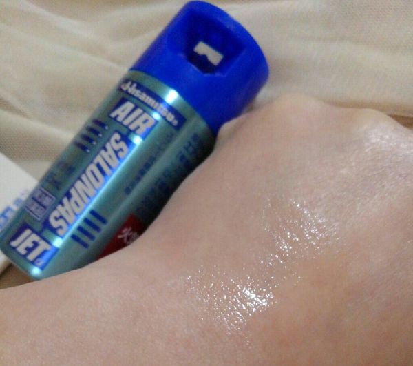 Xịt lạnh giảm đau xương khớp Air Salonpas Jet Hisamitsu Nhật Bản