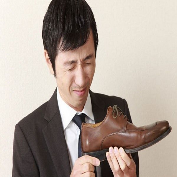 Mẹo giúp chống hôi chân khi đi giày