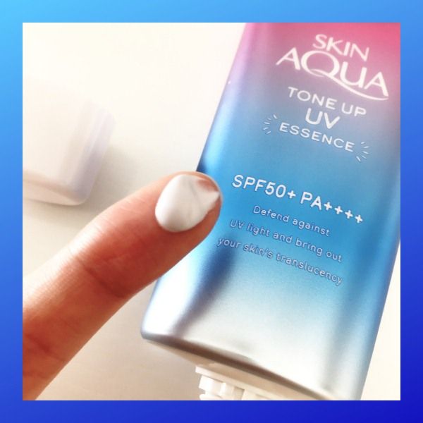Kem chống nắng Skin Aqua Tone Up UV Essence