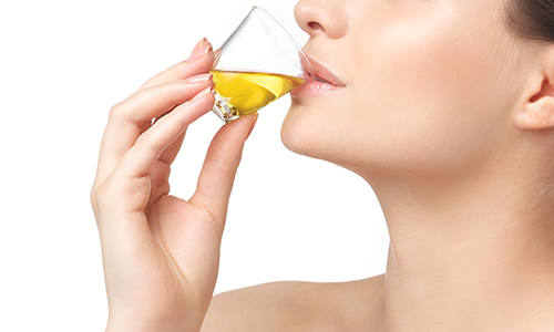 uong_collagen_dep_da_627a0614c7c24e8da03a649b7d8ac9b7_grande Sử dụng collagen tươi dạng uống có tốt không?