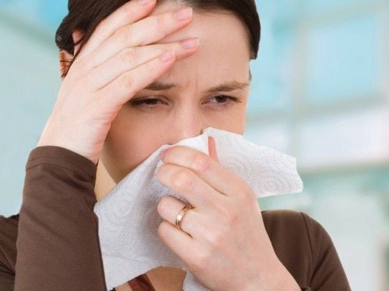 Viêm xoang trán triệu chứng