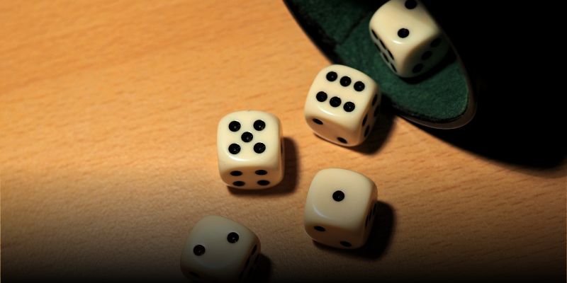 Sic Bo (Xí Ngầu Casino) Là Gì? Luật Chơi, Các Cửa Cược Và Mẹo Chơi Hiệu Quả Cho Người Mới